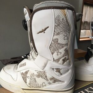 Kira Butterfly 🦋 Vans Snowboard Boots Size 9 🏂